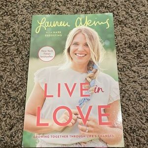 Live in Love - Lauren Akins